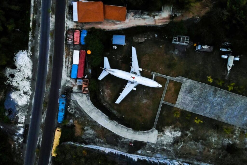 abandoned-airplane-bali