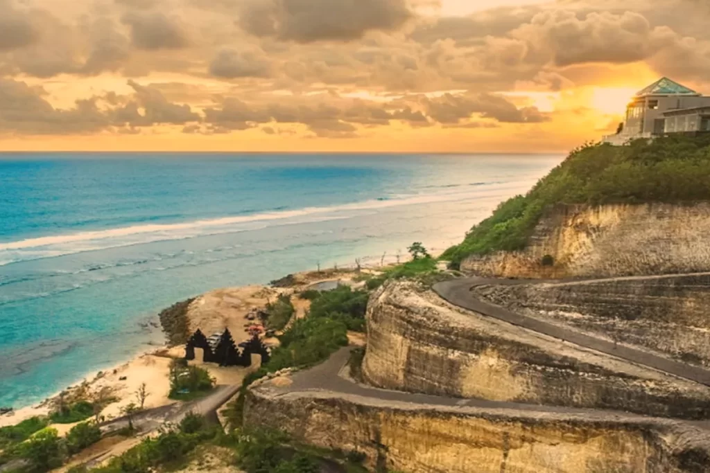 Pantai-Melasti-bali