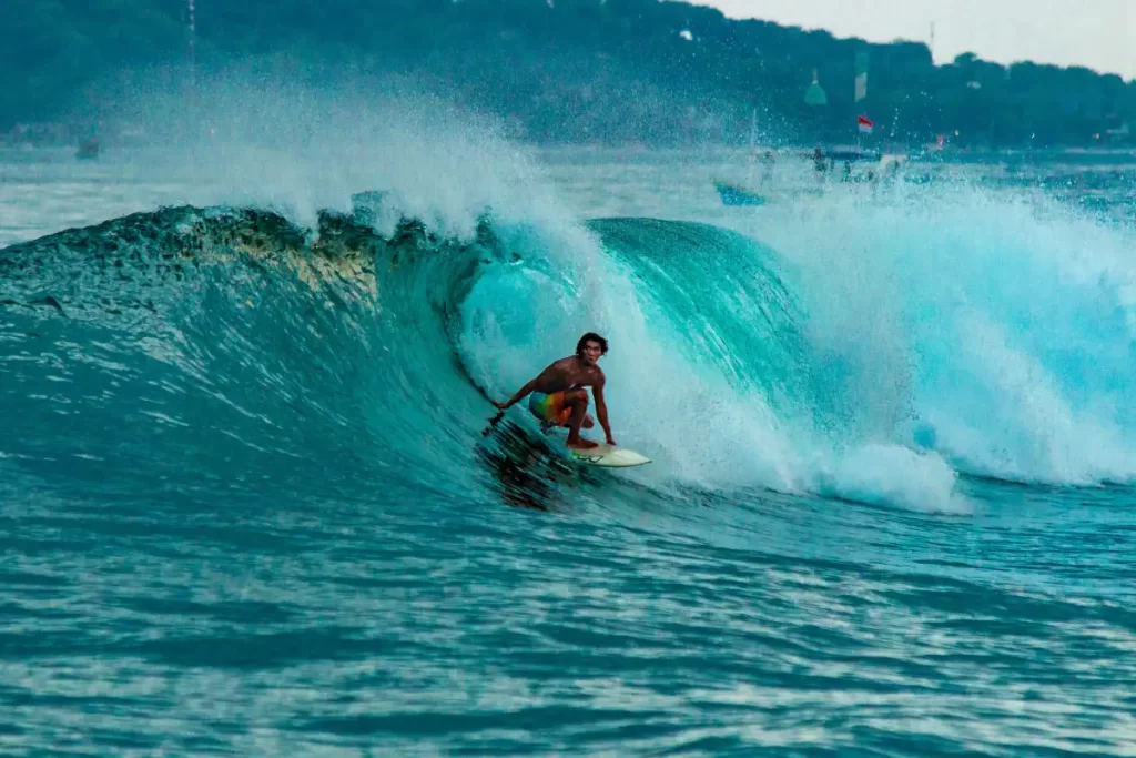 bali-beach-surfing